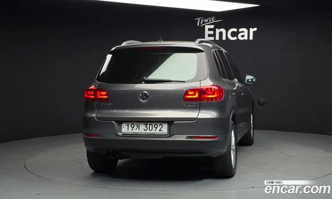 Volkswagen Tiguan 2012 2.0 автомат (гидро), фото 4