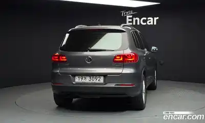 Volkswagen Tiguan 2012 2.0 автомат (гидро), миниатюра 4