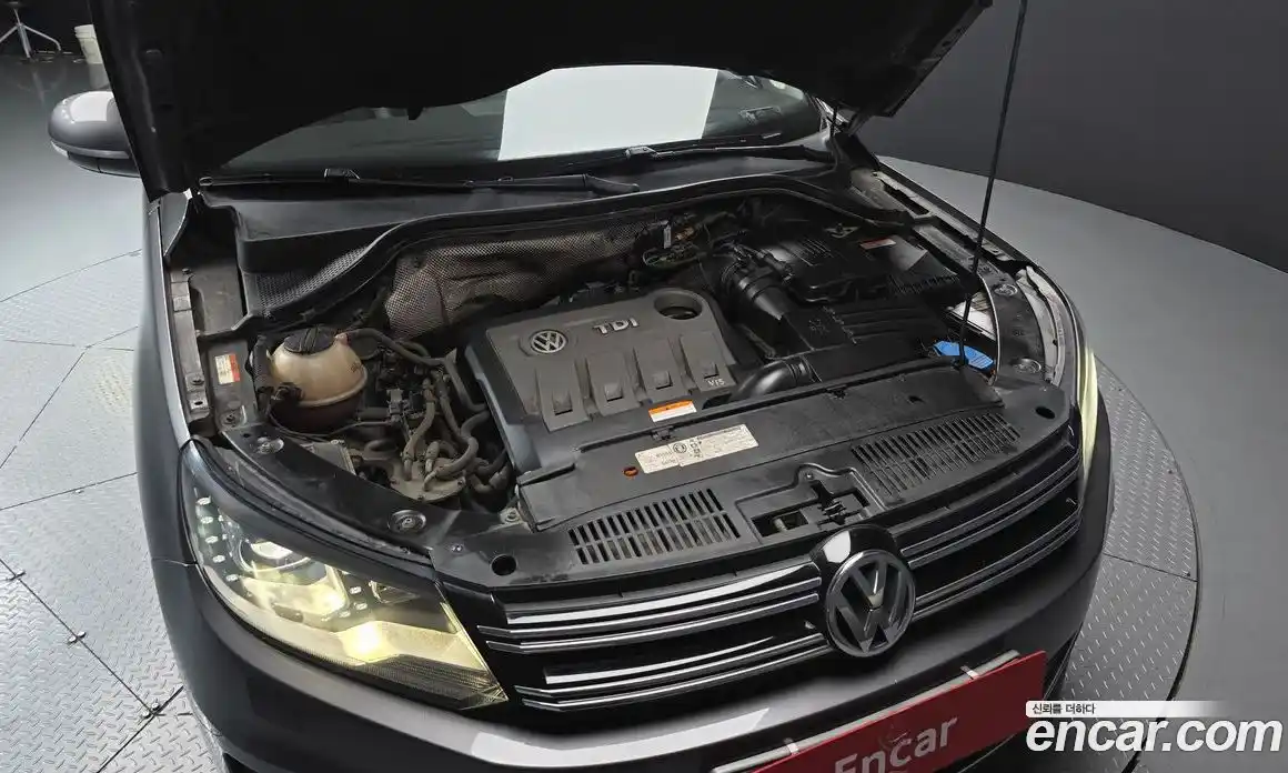 Volkswagen Tiguan 2012 2.0 автомат (гидро), фото 6