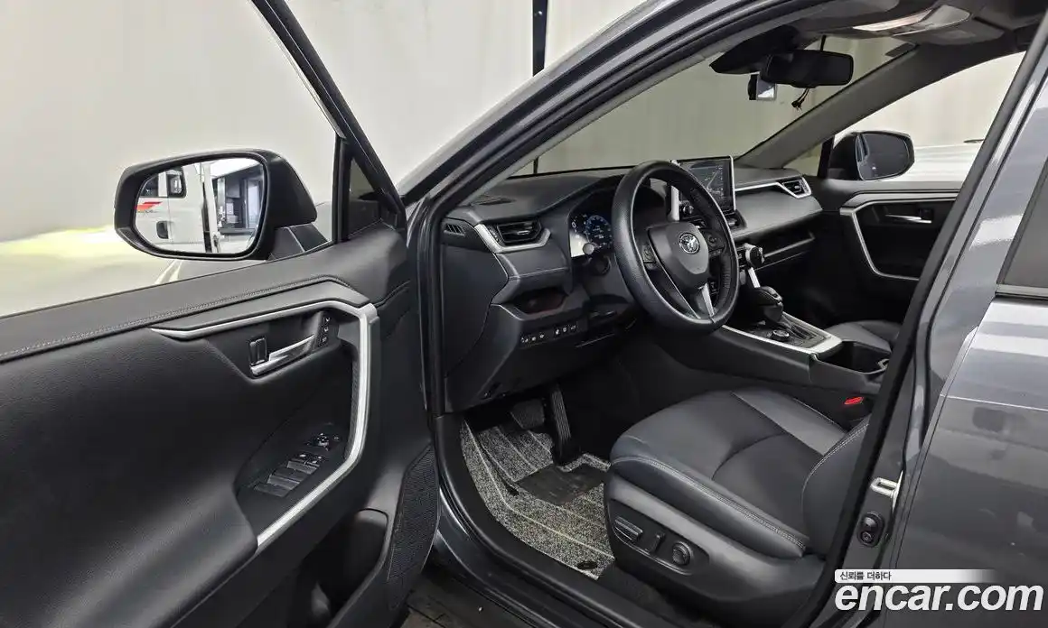 Toyota RAV4 2025 2.5 гидро, фото 13
