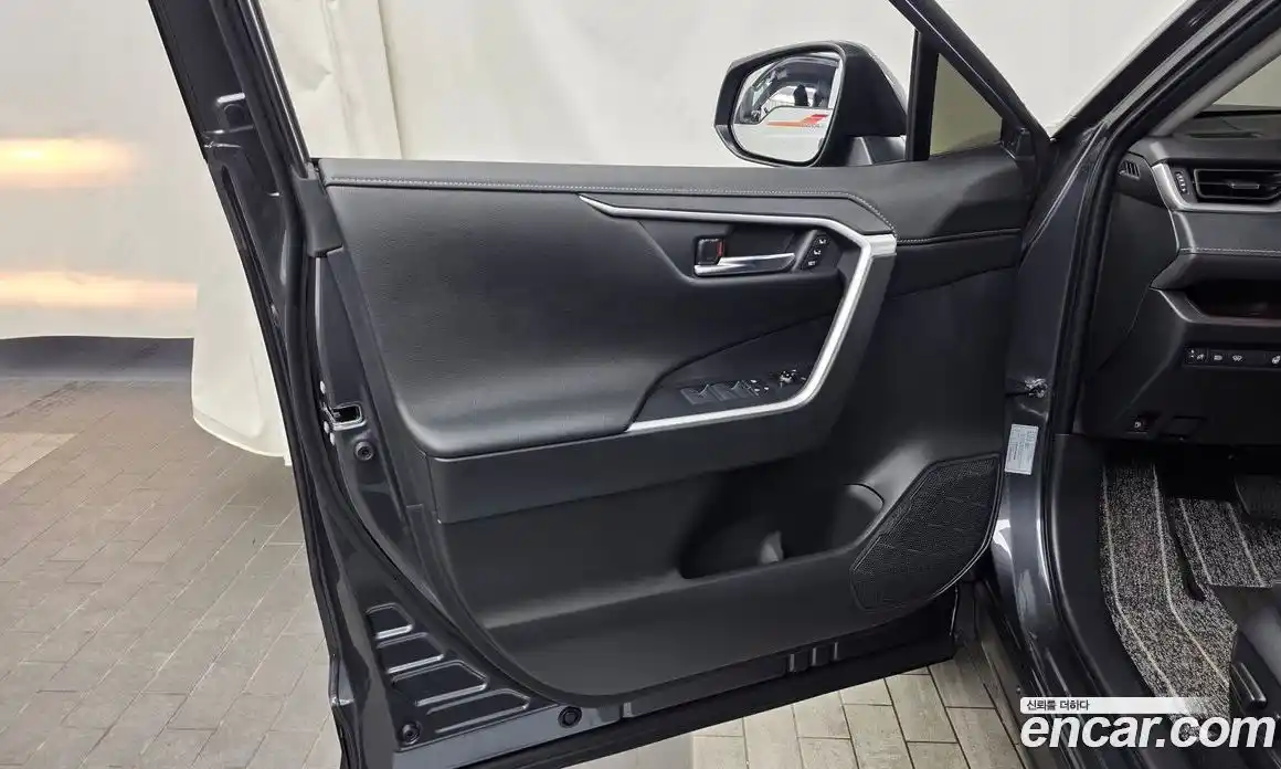 Toyota RAV4 2025 2.5 гидро, фото 14