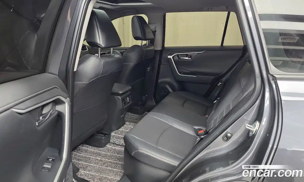 Toyota RAV4 2025 2.5 гидро, фото 16