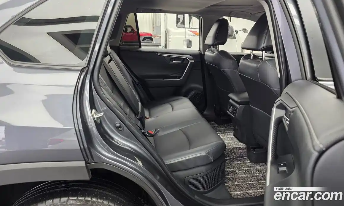 Toyota RAV4 2025 2.5 гидро, фото 18