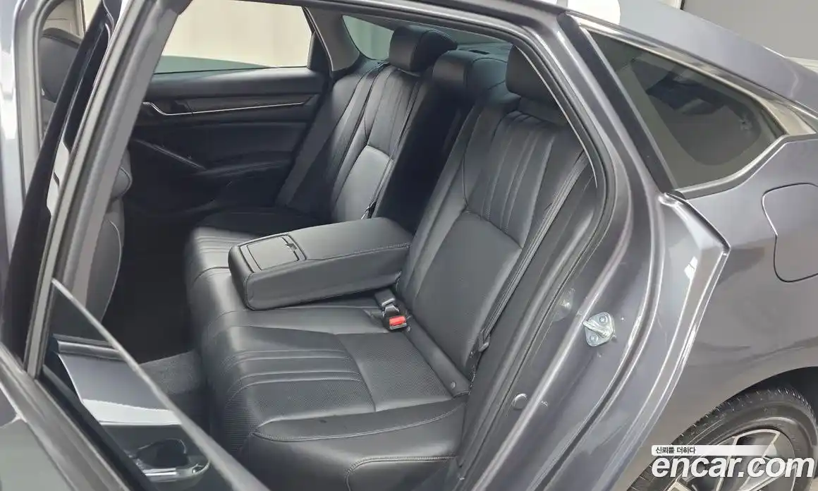 Honda Accord 2022 1.5 автомат (гидро), фото 18