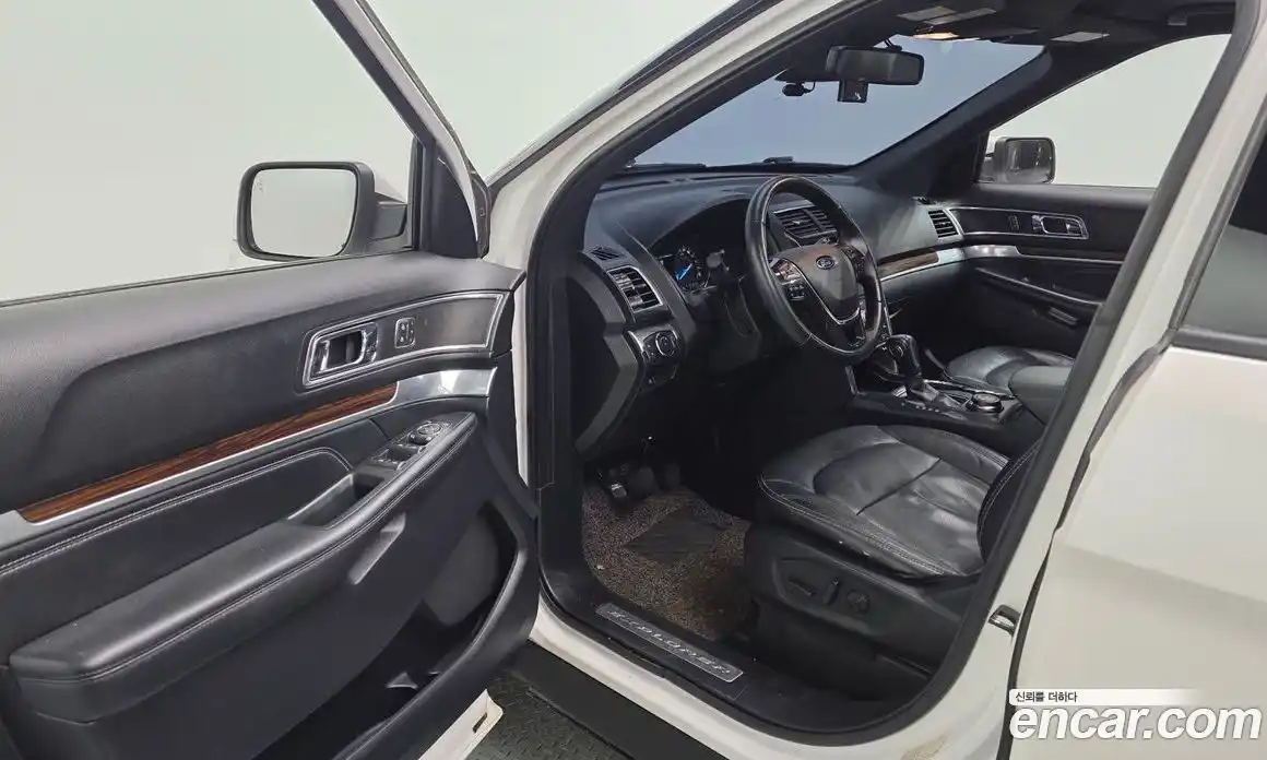 Ford Explorer 2019 2.3 автомат (гидро), фото 13