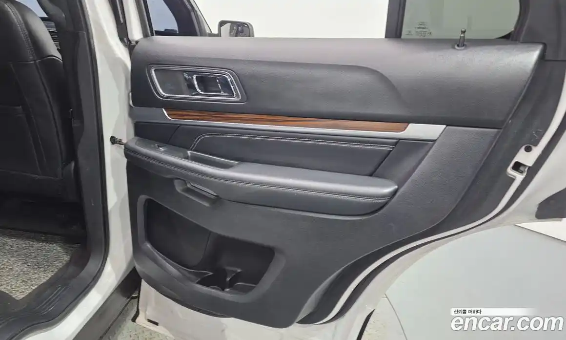 Ford Explorer 2019 2.3 автомат (гидро), фото 15