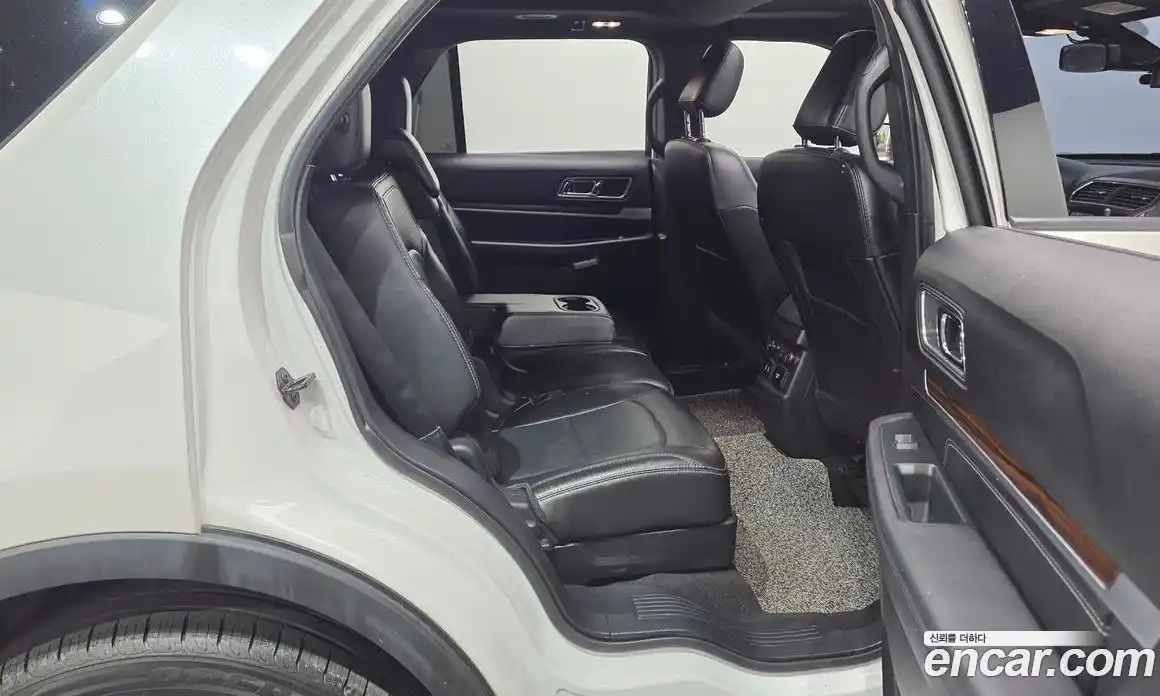 Ford Explorer 2019 2.3 автомат (гидро), фото 17