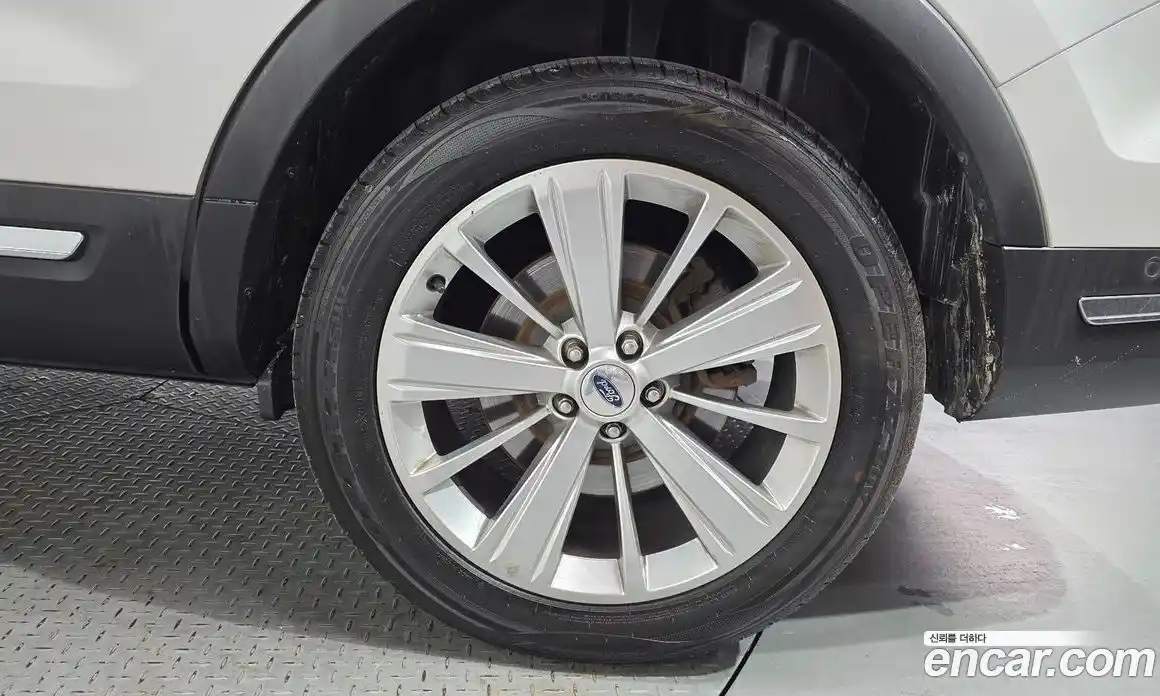 Ford Explorer 2019 2.3 автомат (гидро), фото 7