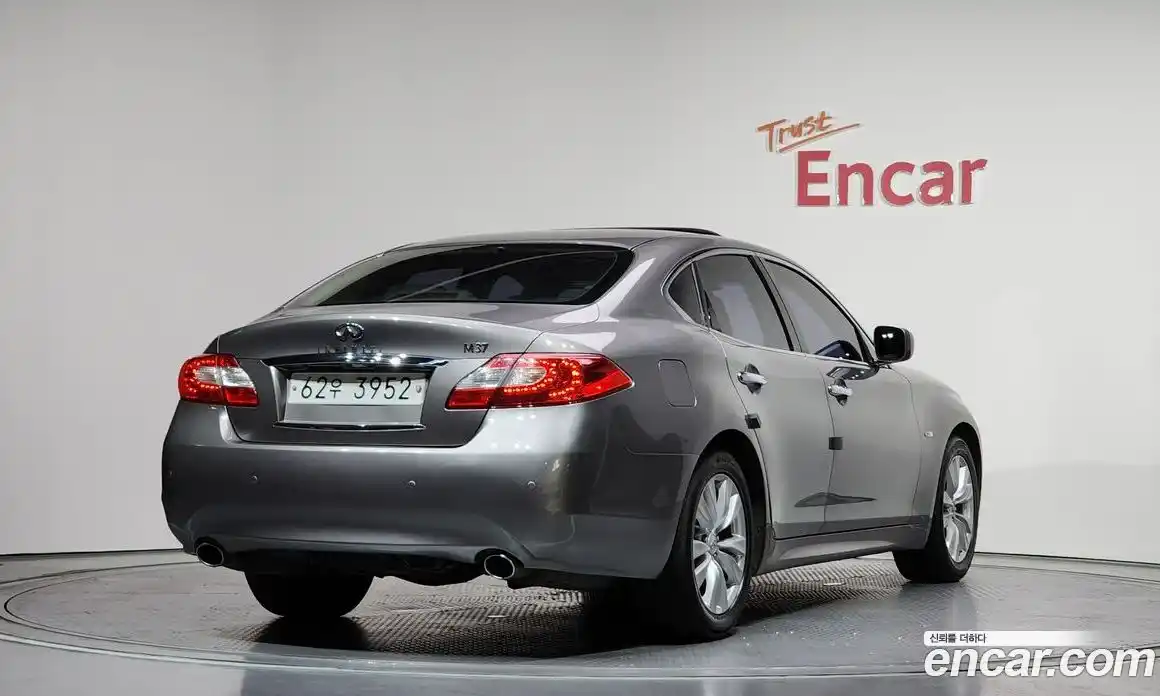 Infiniti M 2010 3.7 гидро, фото 2