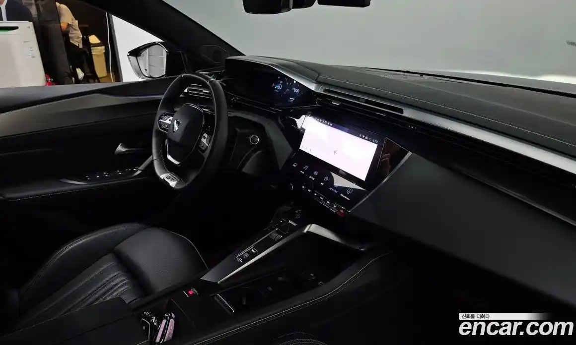 Peugeot 408 2024 1.2 автомат (гидро), фото 25
