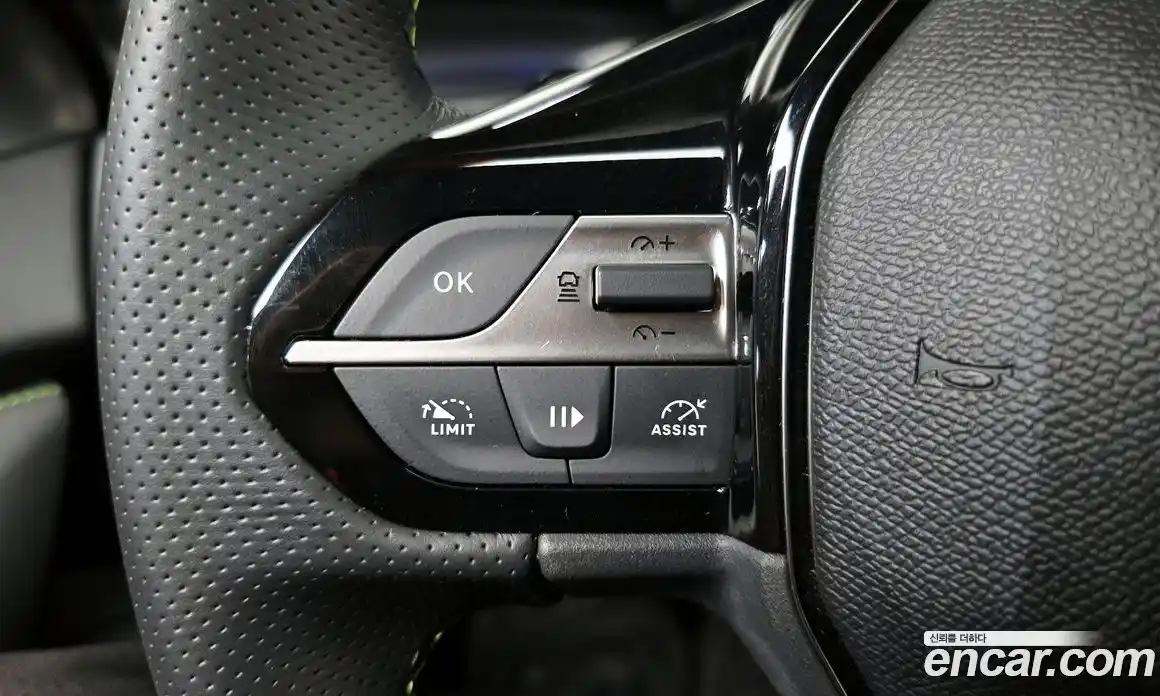 Peugeot 408 2024 1.2 автомат (гидро), фото 32