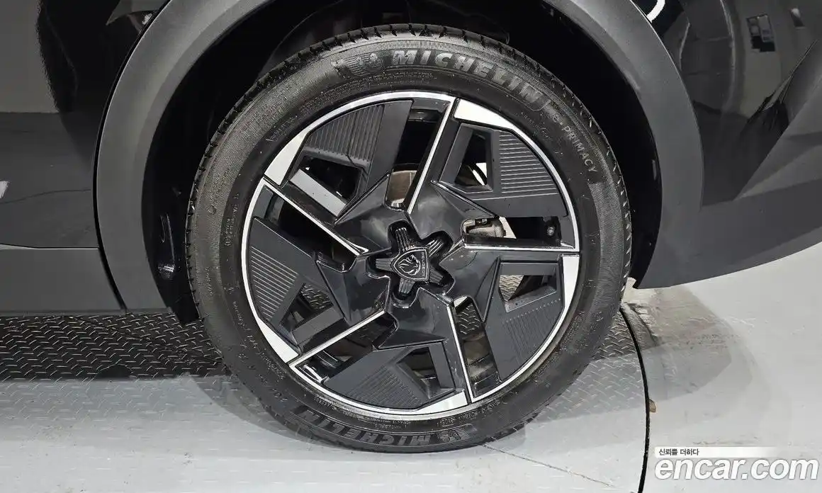 Peugeot 408 2024 1.2 автомат (гидро), фото 7