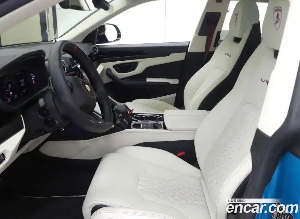 Lamborghini Urus 2023 4.0 гидро, фото 8