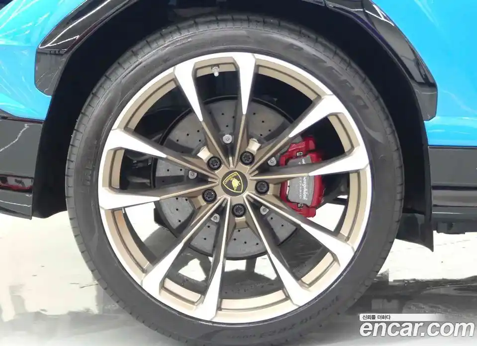Lamborghini Urus 2023 4.0 гидро, фото 10