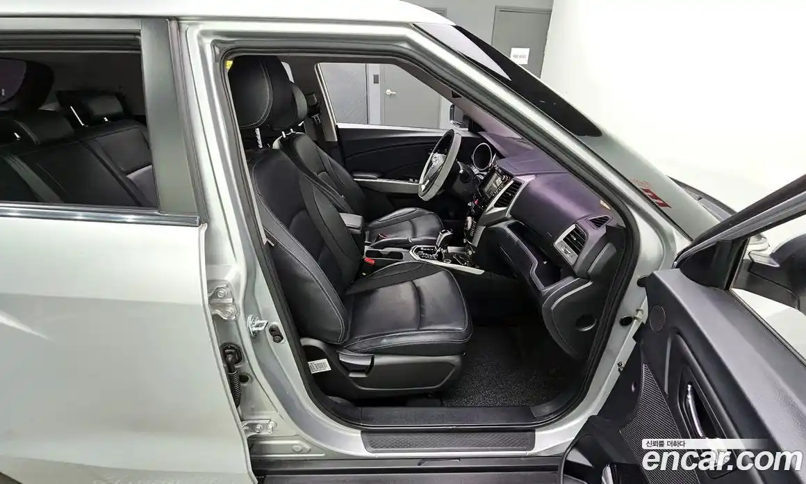 SsangYong TIBOLI 2015 1.6 автомат (гидро), фото 13