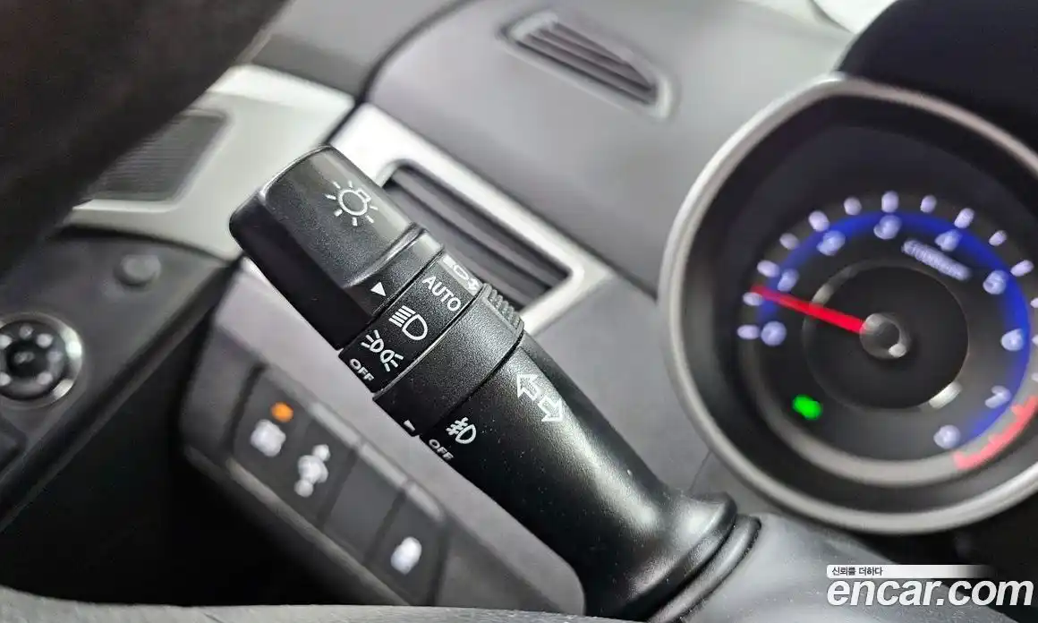 Hyundai Avante 2011 1.6 автомат (гидро), фото 18
