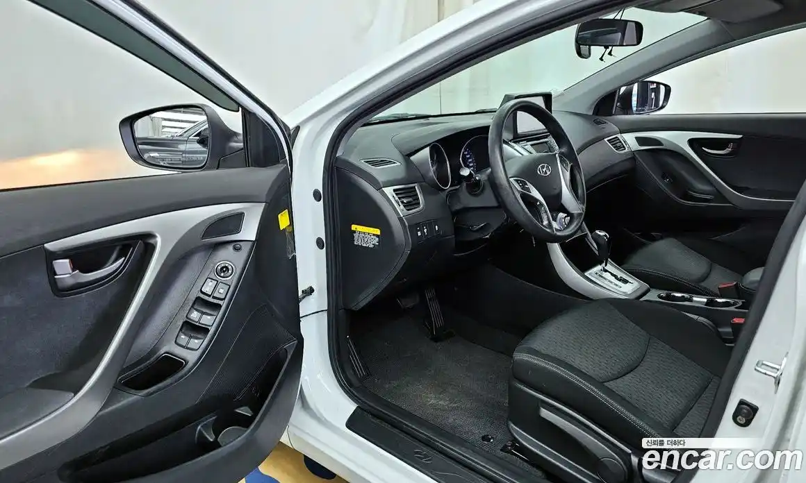 Hyundai Avante 2011 1.6 автомат (гидро), фото 10
