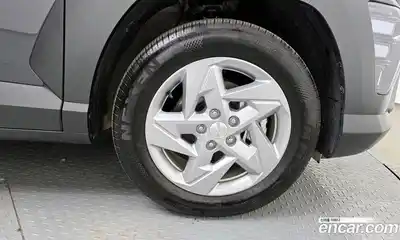 Hyundai Kona 2023 1.6 автомат (гидро), миниатюра 5