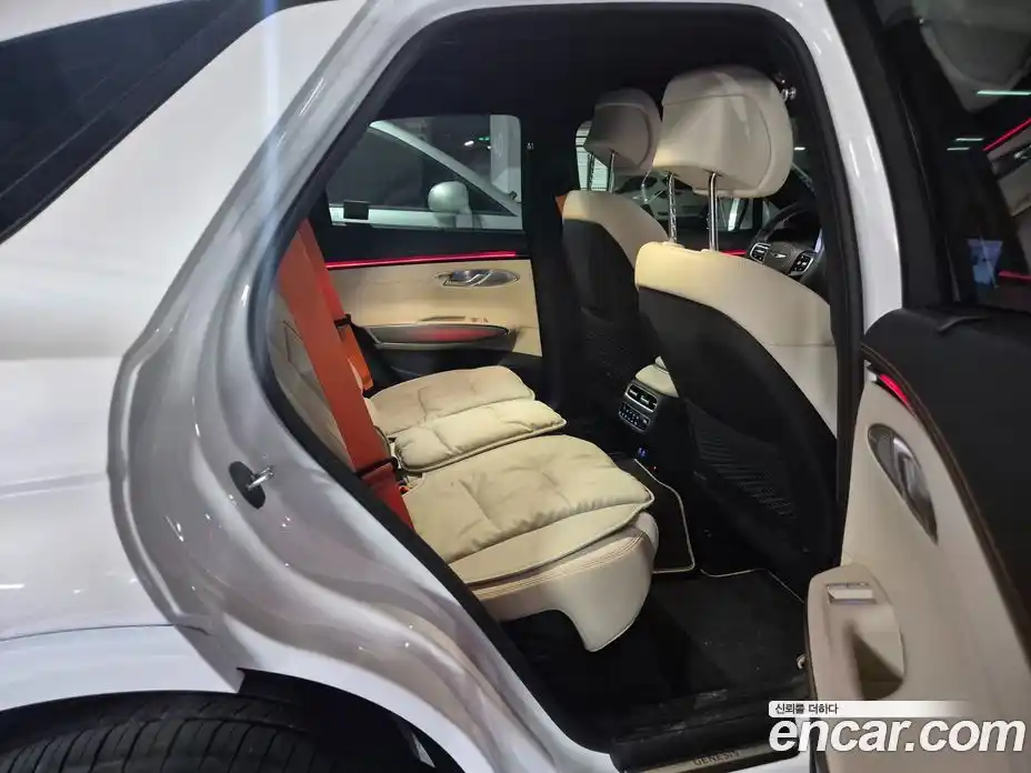 Genesis GV70 2026 2.5 автомат (гидро), фото 9