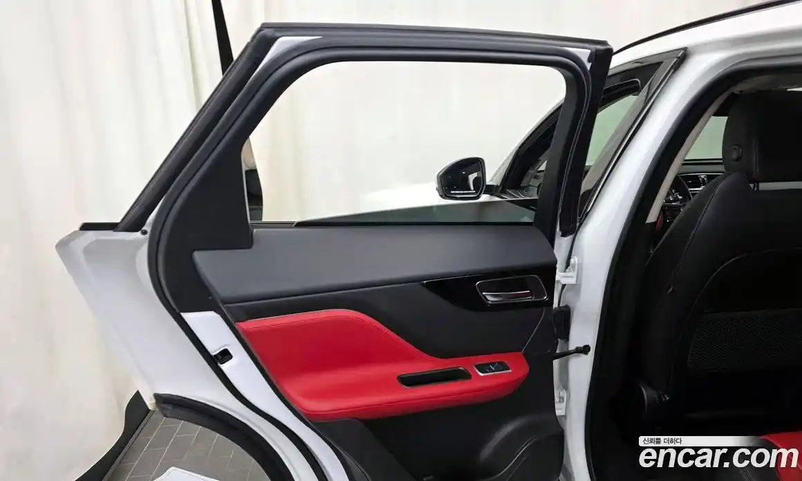 Jaguar F-Pace 2019 2.0 гидро, фото 15