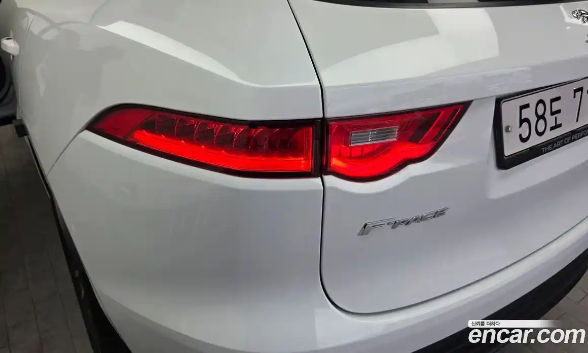 Jaguar F-Pace 2019 2.0 гидро, фото 9