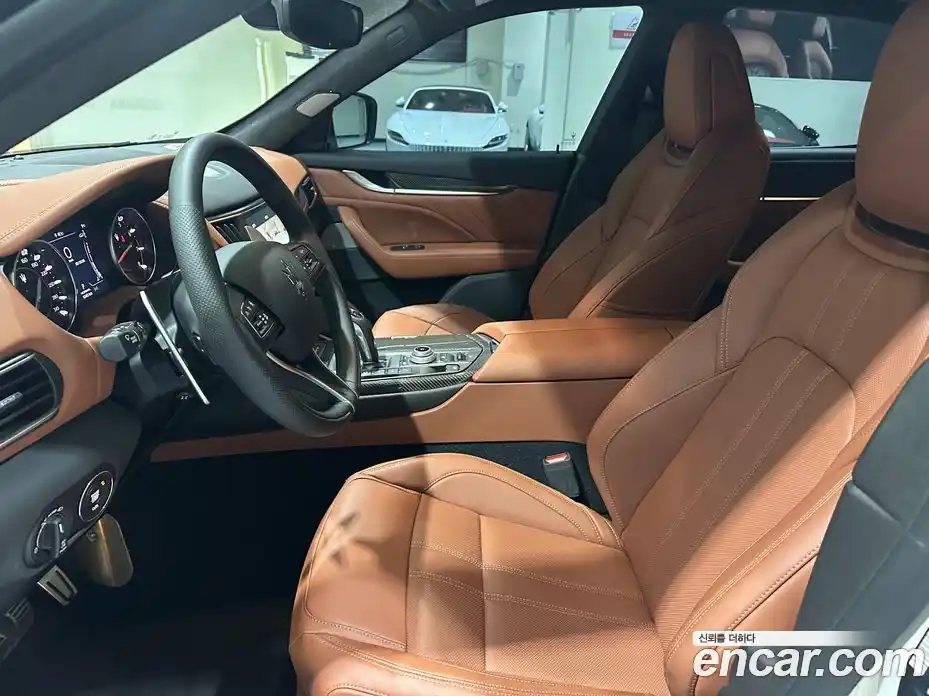 Maserati Levante 2023 3.0 гидро, фото 11