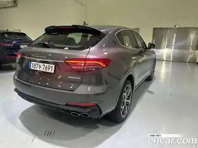 Maserati Levante 2023 3.0 гидро, миниатюра 2