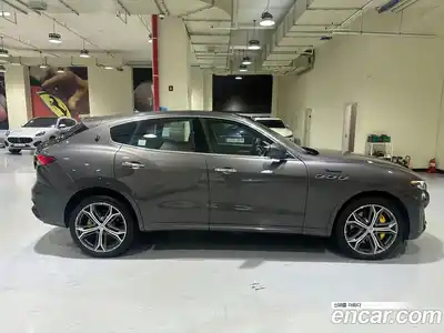 Maserati Levante 2023 3.0 гидро, миниатюра 3