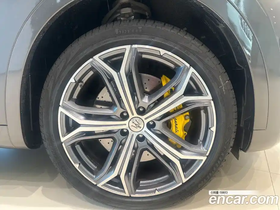 Maserati Levante 2023 3.0 гидро, фото 5