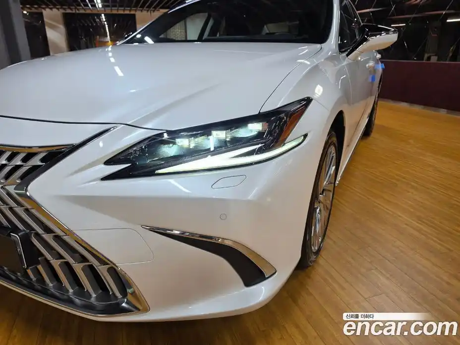 Lexus ES 2025 2.5 вариатор, фото 17