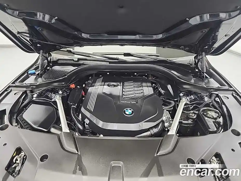 BMW 6 серия 2024 3.0 автомат (гидро), фото 5