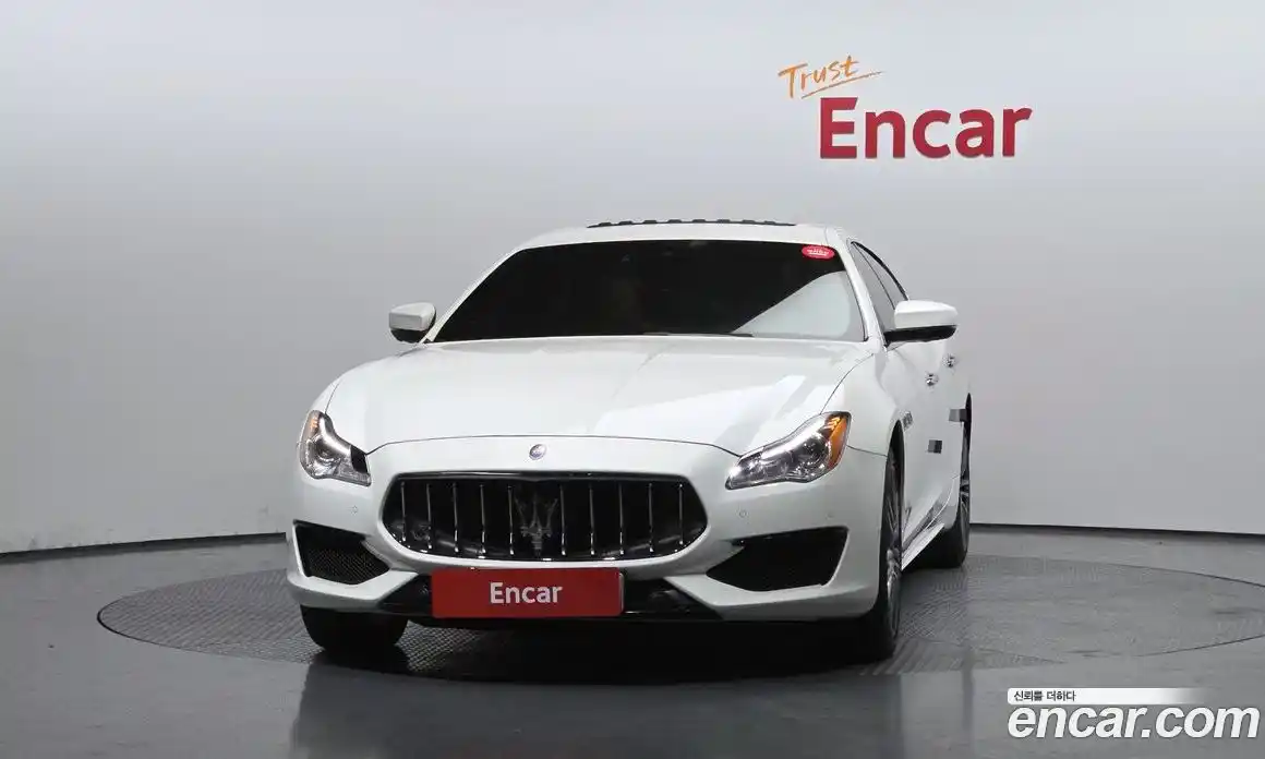 Maserati Quattroporte 2017 3.0 гидро, фото 3