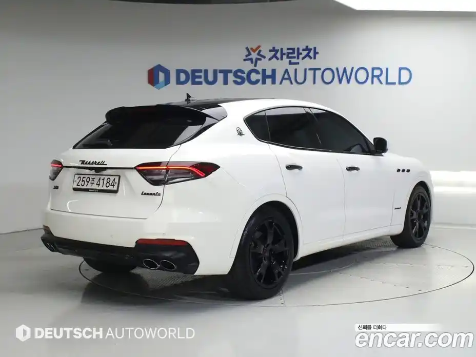 Maserati Levante 2020 3.0 гидро, фото 2