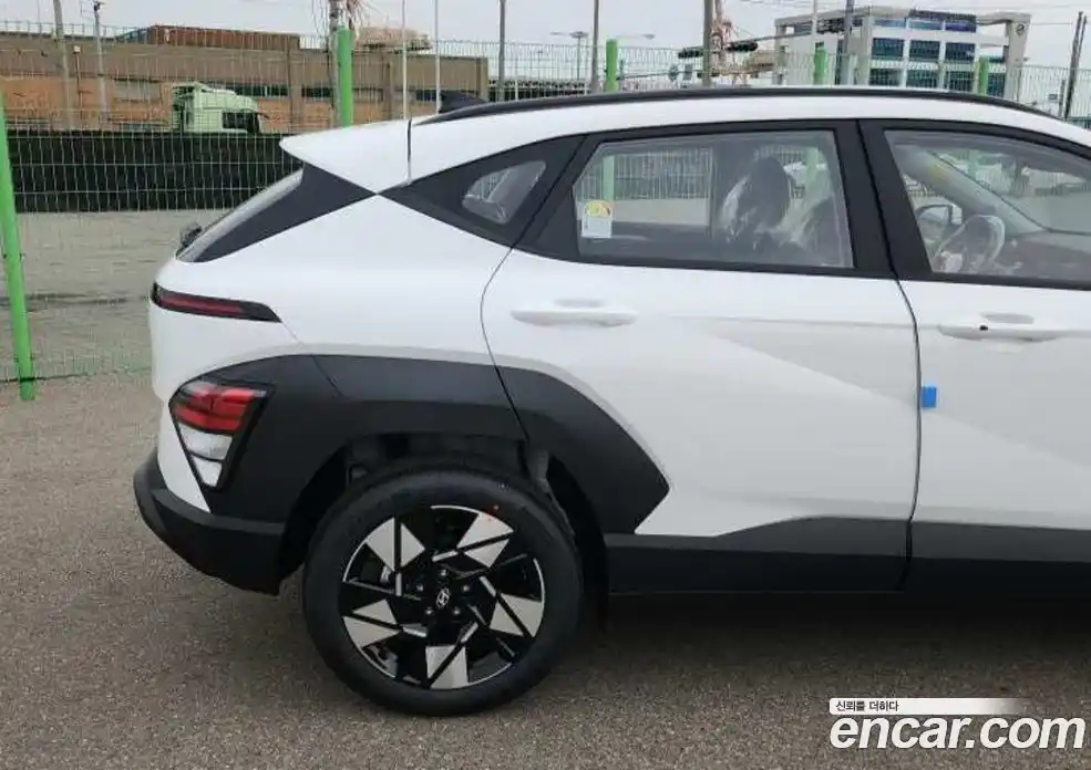Hyundai Kona 2026 1.6 автомат (гидро), фото 6