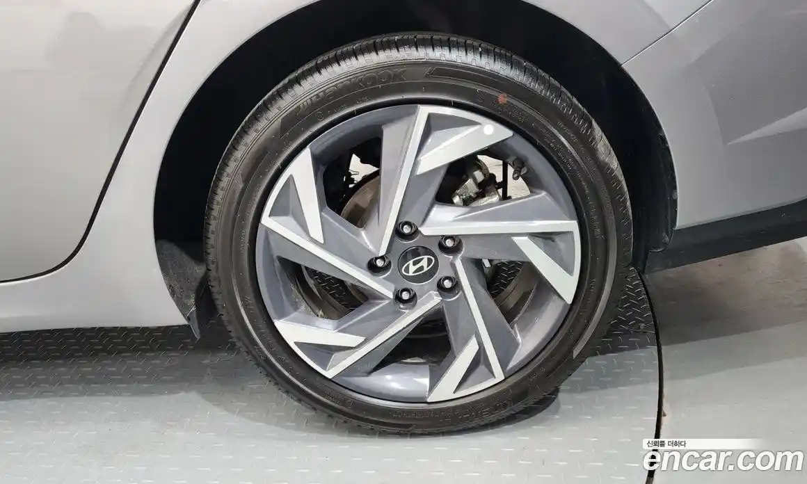 Hyundai Avante 2025 1.6 автомат (гидро), фото 7