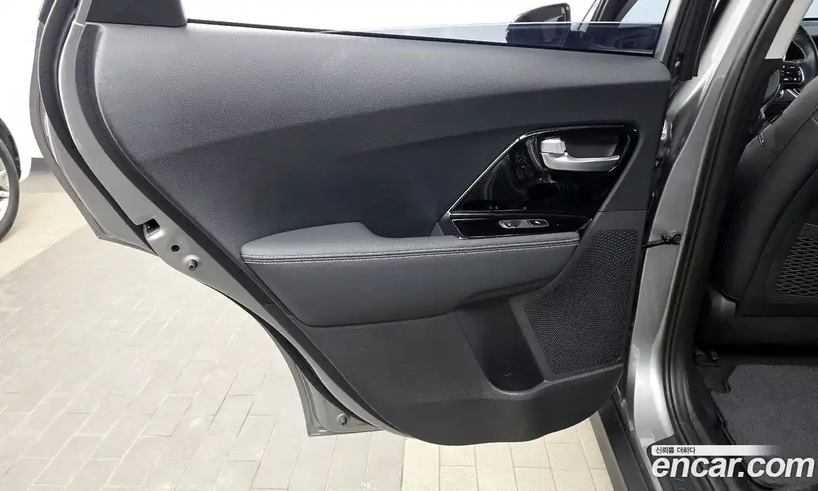 Kia Niro 2021 0.2 автомат (гидро), фото 15