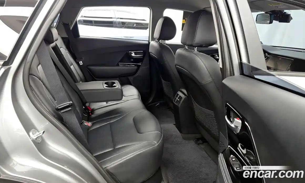 Kia Niro 2021 0.2 автомат (гидро), фото 18