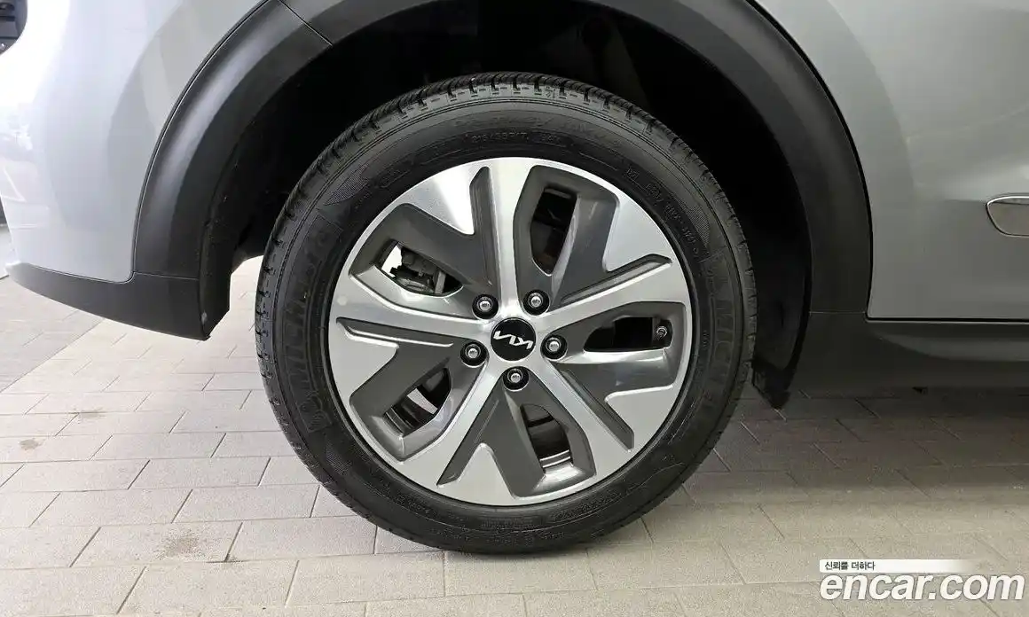 Kia Niro 2021 0.2 автомат (гидро), фото 5