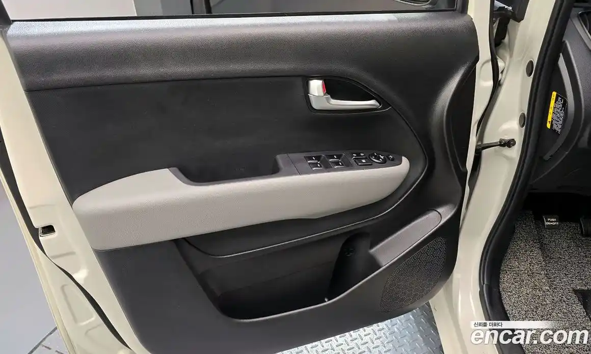 Kia Ray 2023 1.0 автомат (гидро), фото 14