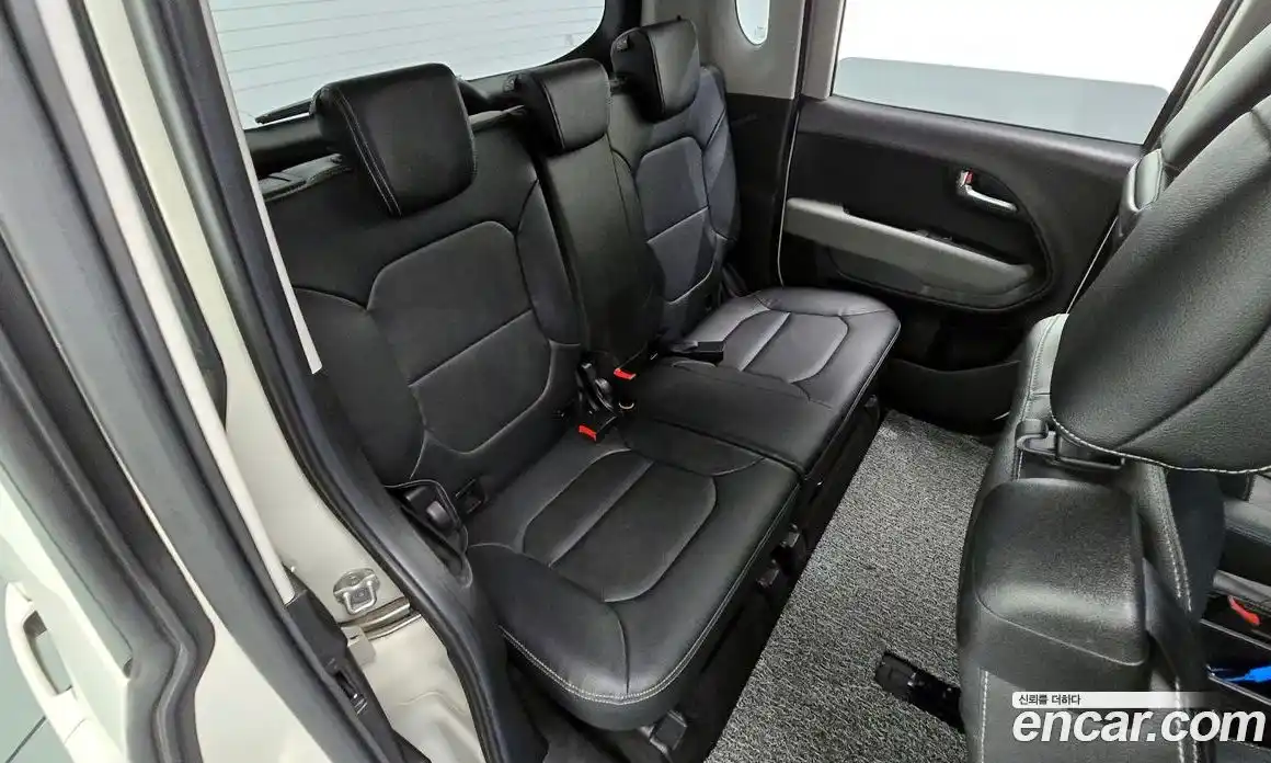 Kia Ray 2023 1.0 автомат (гидро), фото 17