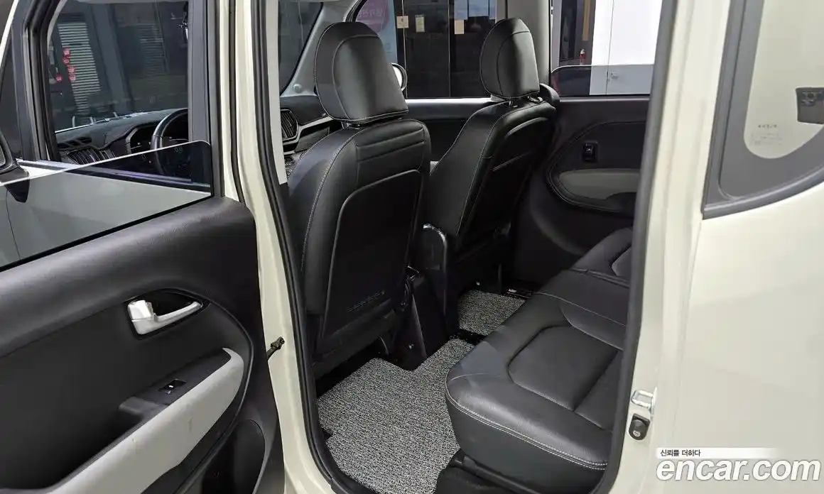 Kia Ray 2023 1.0 автомат (гидро), фото 18