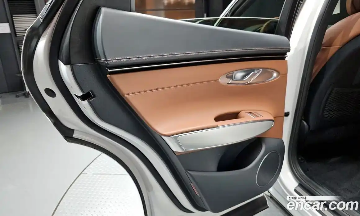 Genesis GV70 2021 2.5 автомат (гидро), фото 15