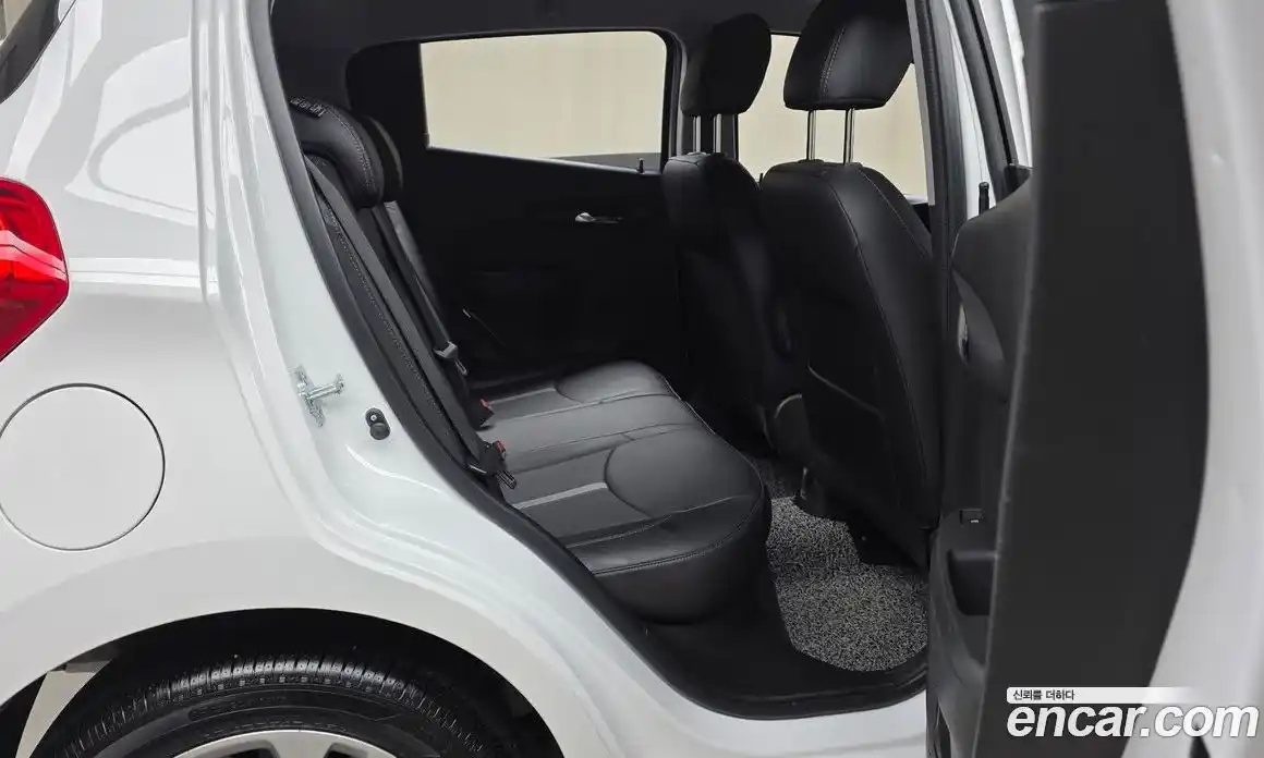 Chevrolet Spark 2022 1.0 автомат (гидро), фото 17