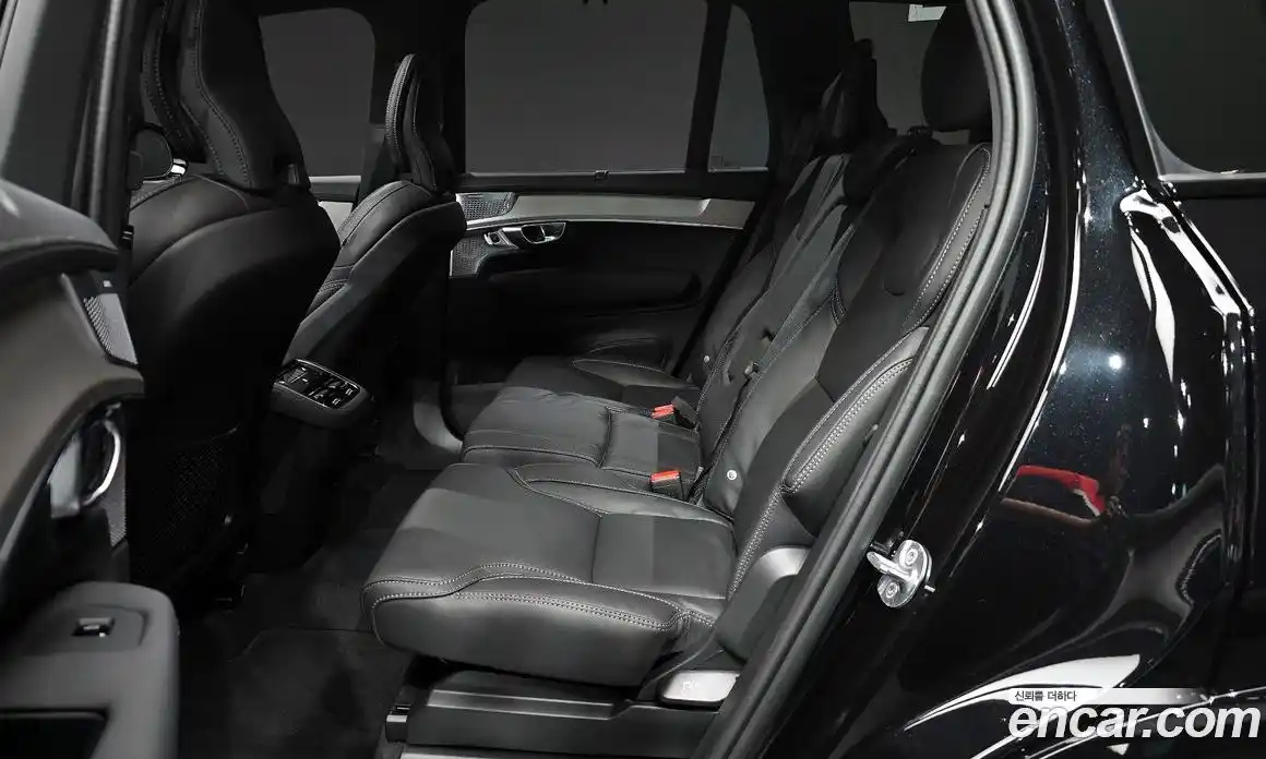 Volvo XC90 2026 2.0 автомат (гидро), фото 12