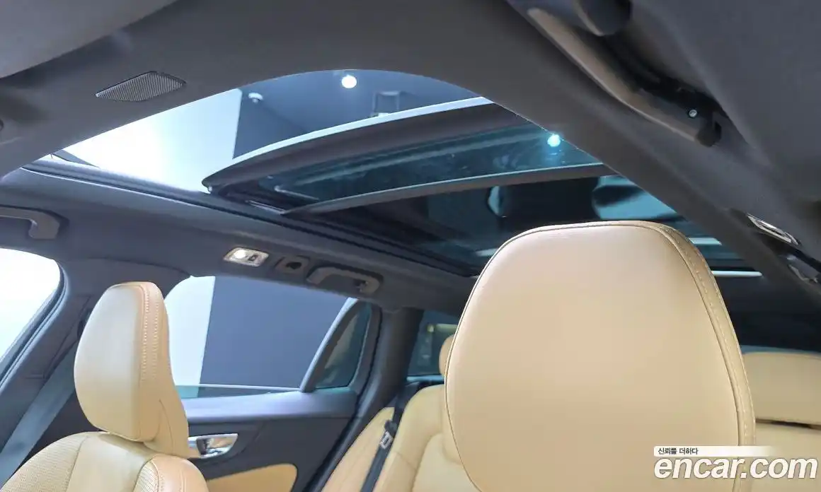 Volvo V60 2020 2.0 автомат (гидро), фото 20