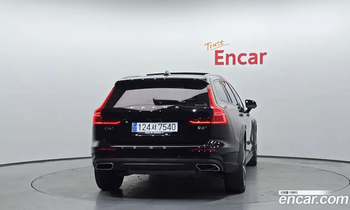 Volvo V60 2020 2.0 автомат (гидро), фото 4