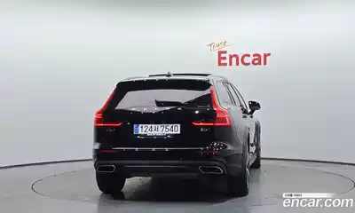 Volvo V60 2020 2.0 автомат (гидро), миниатюра 4