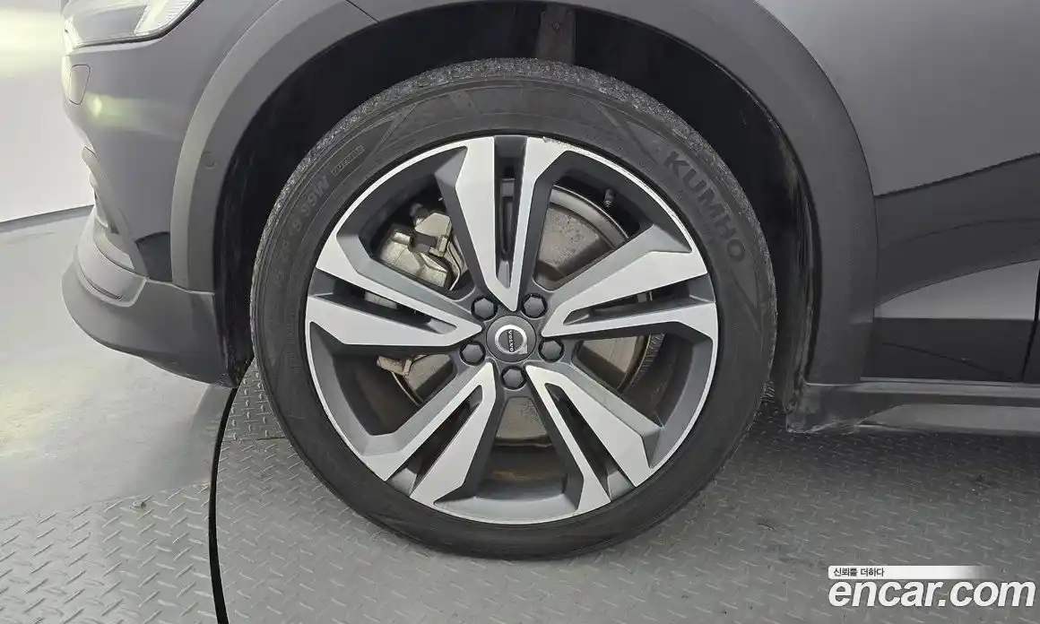 Volvo V60 2020 2.0 автомат (гидро), фото 5