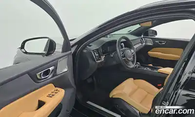 Volvo V60 2020 2.0 автомат (гидро), миниатюра 10