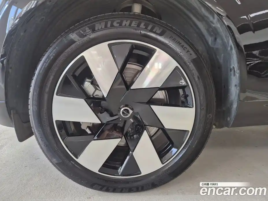 Volvo XC60 2025 2.0 автомат (гидро), фото 5